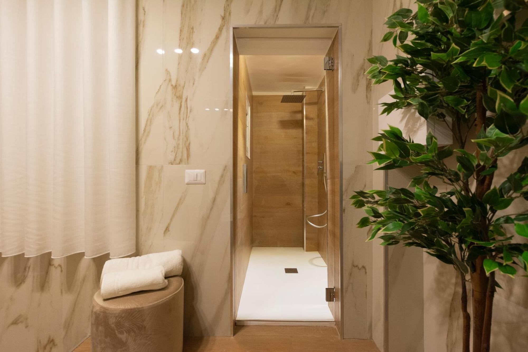 Dimora Luxury Alessia Appartement Bari Buitenkant foto
